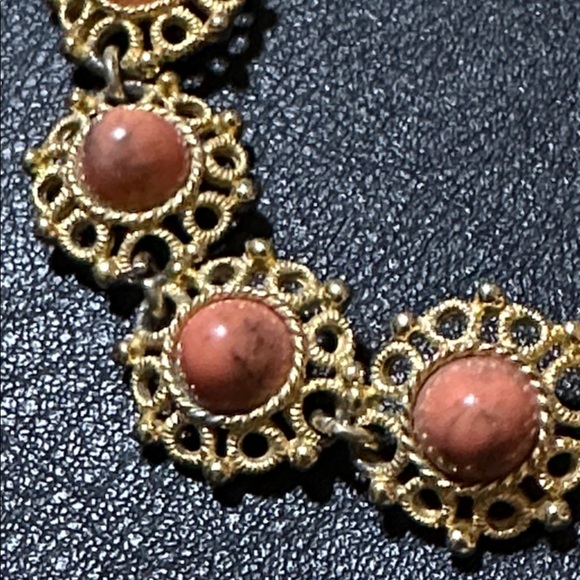 Sarah Coventry Valencia Collection VTG Gold Tone Coral Color Cabochons Bracelet - Picture 3 of 14
